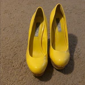 Bright yellow Jennifer Lopez Pumps with Cork Heel